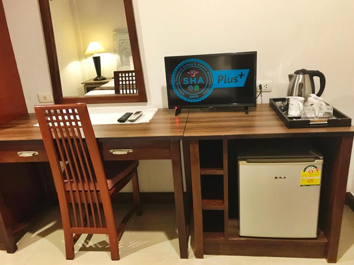 Hotel Le Tanjong House Patong Exterior foto
